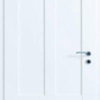 weiße Tür mit silbernem Griff